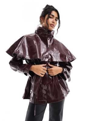 vinyl cape jacket in burgundy-Red