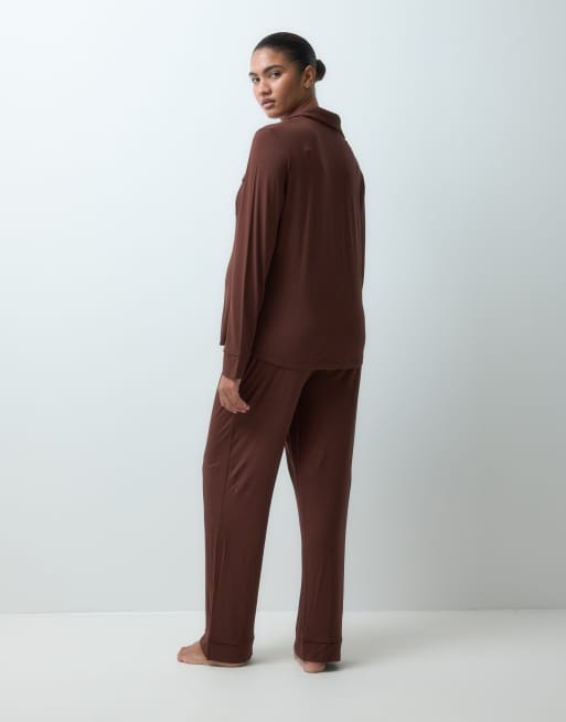 ASOS DESIGN Viscose Maternity super soft long sleeve shirt & pant pyjama set in chocolate, 3 of 4