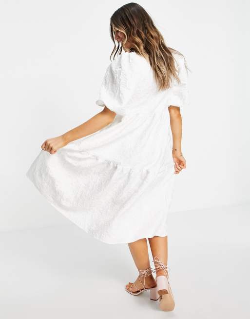 ASOS DESIGN – Vit jacquardvävd midiklänning med avskärning på kjolen och bälgfickor, 2 av 4