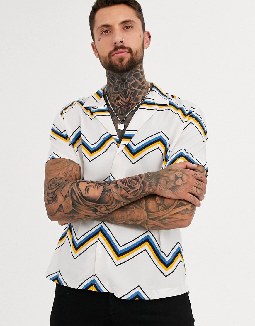 ASOS DESIGN – Vit kortärmad skjorta med sicksackmönster