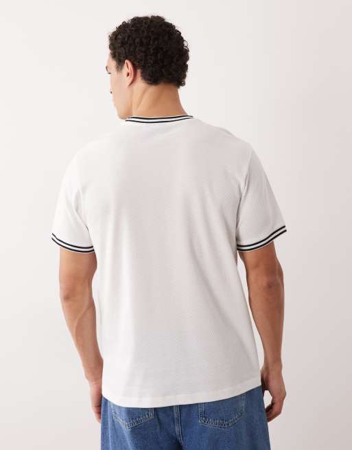 ASOS DESIGN – Vit, kraftig t-shirt i regular fit med textur och tryck på bröstet, 3 av 5
