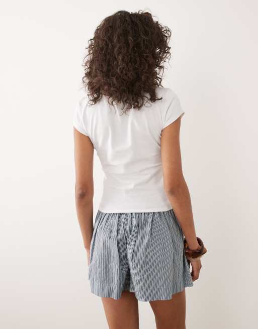 ASOS DESIGN – Vit, liten t-shirt med blomtryck, 4 av 4