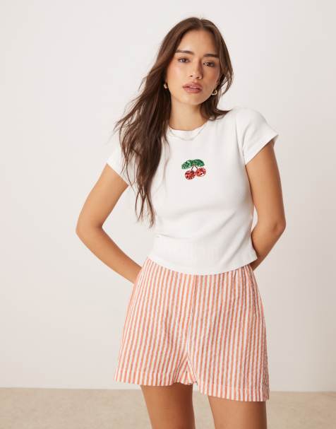 ASOS DESIGN – Vit, liten t-shirt med körsbärsbroderi - view 1