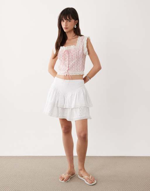 ASOS DESIGN – Vit minikjol i broderie anglaise med volang, 2 av 5