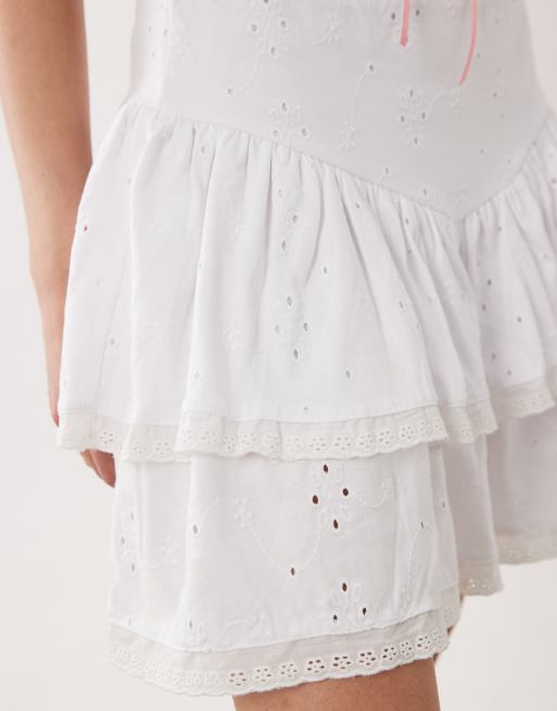 ASOS DESIGN – Vit minikjol i broderie anglaise med volang, 3 av 5