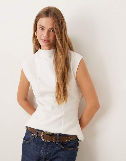 ASOS DESIGN – Vit, mjuk topp i peplum-modell med båtringning och dekorativ söm