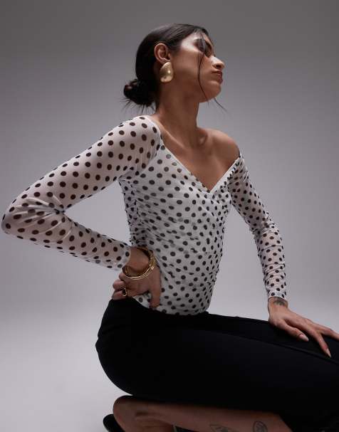 ASOS DESIGN – Vit, prickig bardot-topp i mesh med omlottdesign - view 1