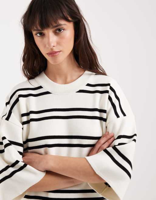 ASOS DESIGN – Vit, randig, tätstickad och strukturerad t-shirt i oversized fit, 3 av 4