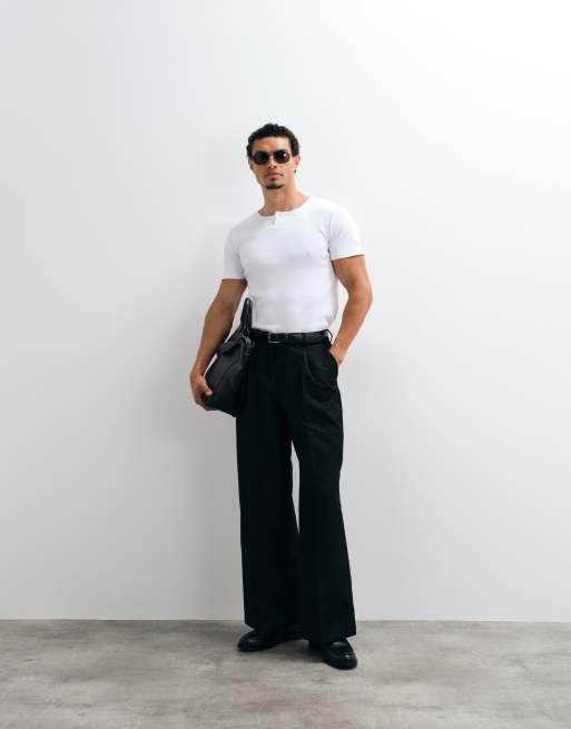 ASOS DESIGN – Vit, ribbad t-shirt i regular fit med kort henleykrage, 2 av 5