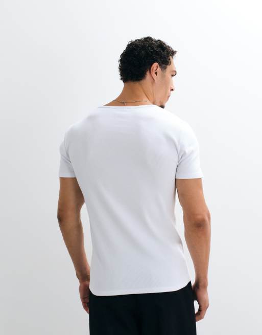 ASOS DESIGN – Vit, ribbad t-shirt i regular fit med kort henleykrage, 4 av 5