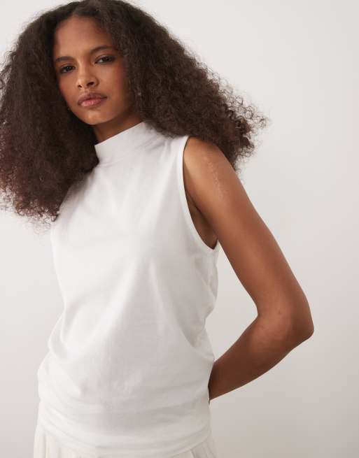 ASOS DESIGN – Vit, skir, ärmlös topp med hög krage i slubbväv, 4 av 4