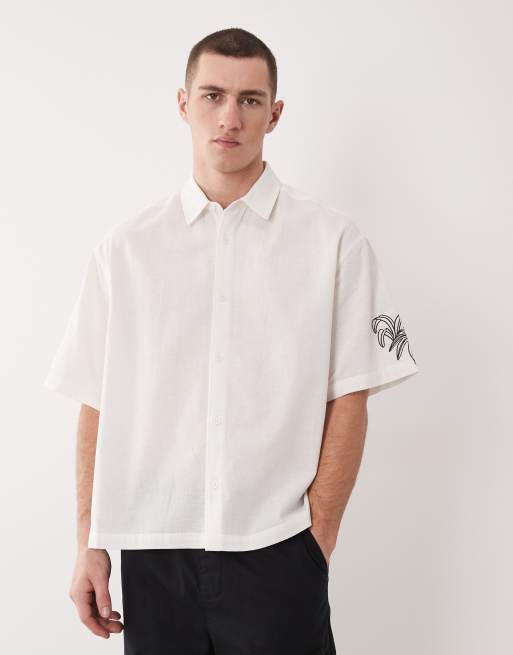 ASOS DESIGN – Vit skjorta i oversize med boxig passform och tryck på rygg och ärmar i linnemix, 3 av 5