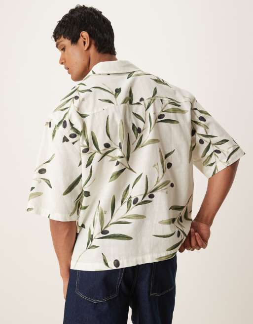 ASOS DESIGN – Vit skjorta med boxig oversize passform och grönt bladmönster, 3 av 4