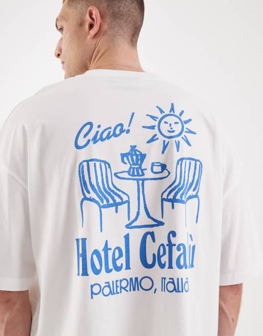 ASOS DESIGN – Vit t-shirt i boxig oversize-passform med hotelltryck, 4 av 5