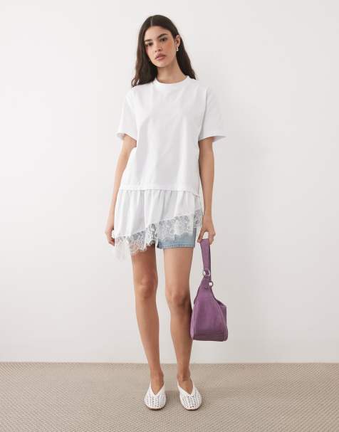 ASOS DESIGN – Vit t-shirt i oversize med spets och asymmetrisk fåll i satin - view 1