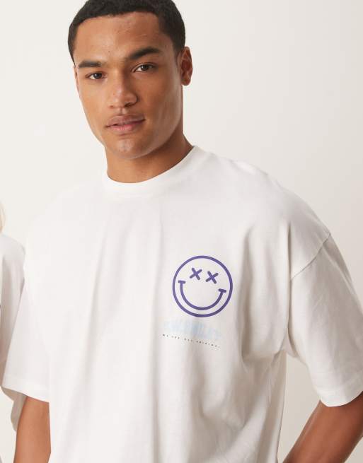 ASOS DESIGN – Vit t-shirt i oversize och unisex-modell med blått Smile-tryck, 4 av 4