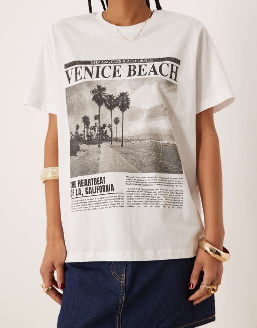 ASOS DESIGN – Vit t-shirt i regular fit med "Venice Beach"-fototryck, 2 av 4