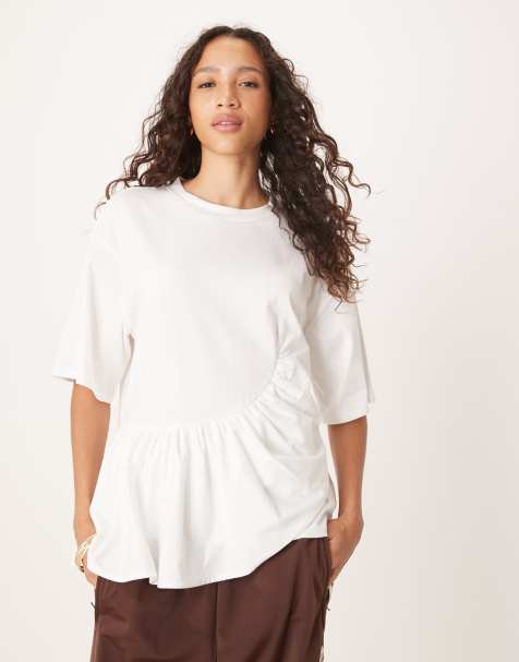 ASOS DESIGN – Vit t-shirt med boxig passform och asymmetrisk peplum-fåll - view 1