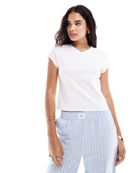ASOS DESIGN – Vit v-ringad t-shirt med holkärm och smal passform - view 1