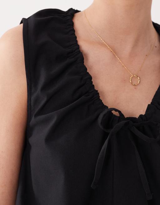 ASOS DESIGN – Vit, vid topp med indragen detalj och rysch, 2 av 4