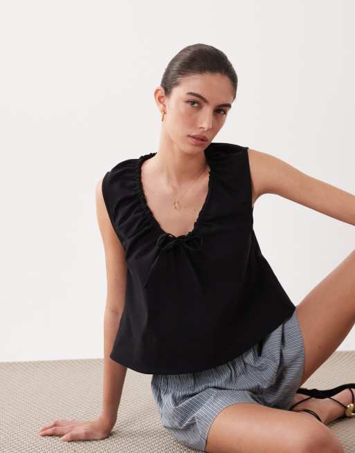 ASOS DESIGN – Vit, vid topp med indragen detalj och rysch, 3 av 4