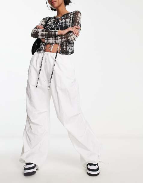 ASOS DESIGN – Vita cargobyxor i fallskärmsstil - view 1