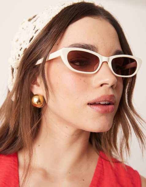ASOS DESIGN – Vita, glansiga, smala solglasögon i cateye-modell - view 1