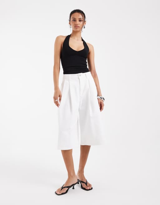 ASOS DESIGN – Vita, långa bermudashorts i denim med veck, 2 av 6