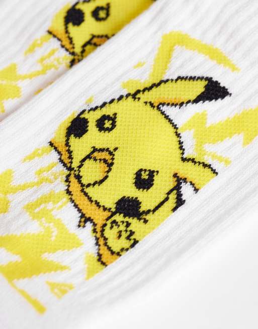 ASOS DESIGN – Vita strumpor med Pokémon-tryck, 2 av 3