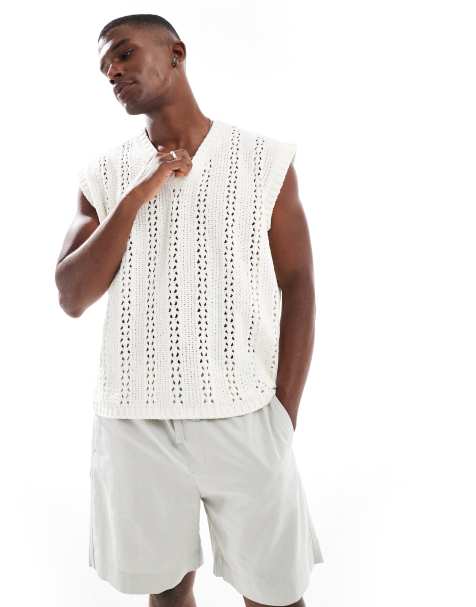 ASOS DESIGN – Vitt pointellestickat linne med v-ringning - view 1