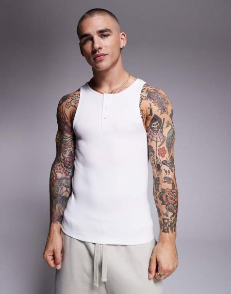 ASOS DESIGN – Vitt, ribbat linne i muscle fit och henleystil - view 1