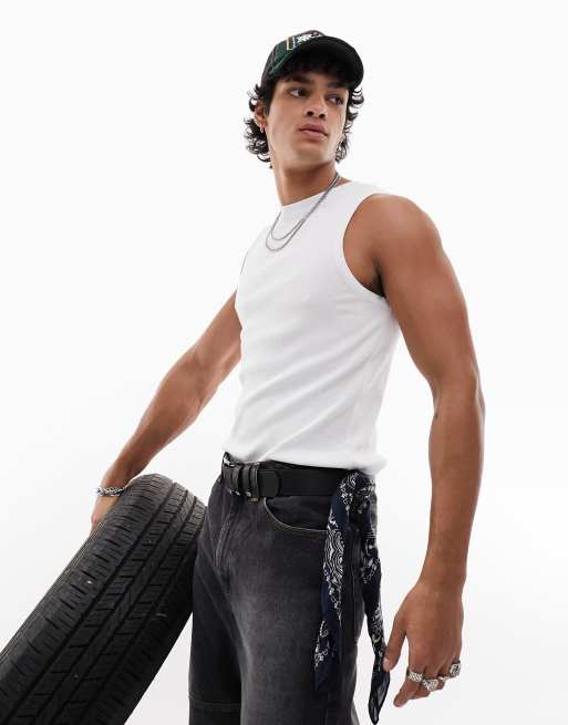 ASOS DESIGN – Vitt ribbat linne i muscle fit