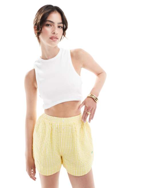 ASOS DESIGN – Vitt ribbat linne med rundad design under bysten