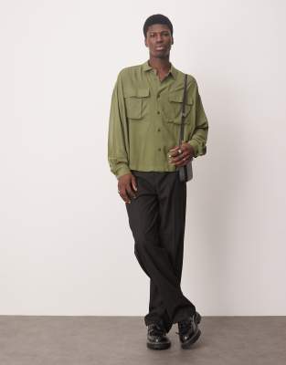 volume oversized boxy shirt with pockets in khaki-Green