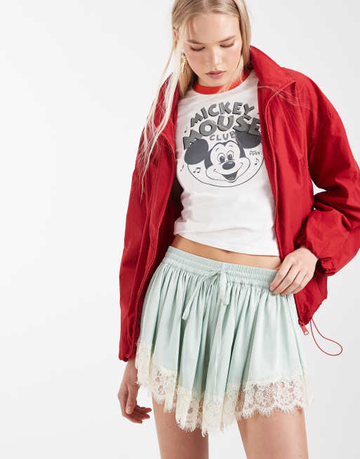 ASOS DESIGN - Volumineuze satijnen short met kanten rand in groen, 3 van 5