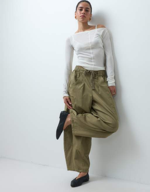 ASOS DESIGN volumineuze utility-broek in kaki, 2 van 5