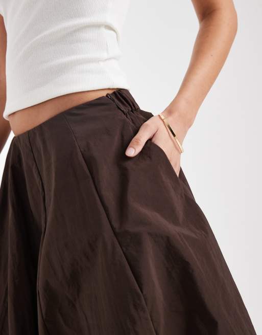 ASOS DESIGN – Voluminöser, funktionaler Tellerrock in Schokobraun, 4 von 5