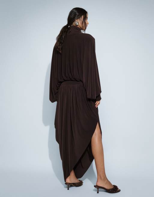 ASOS DESIGN voluminøs draperet co-ord maxinederdel i mørkebrun, 4 af 9