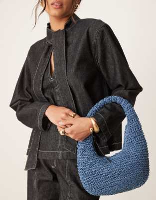 ASOS DESIGN - Von Hand gehäkelte Schultertasche aus Stroh in Blau