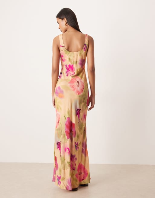 ASOS DESIGN – Vorne geschnürtes Midikleid mit U-Ausschnitt und buntem Blumenmuster, 4 von 4