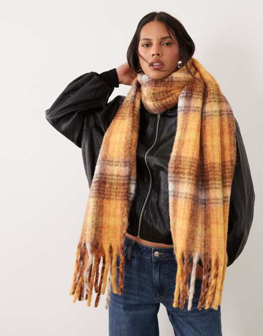 ASOS DESIGN vævet tørklæde med ternet design i orange og brun, 3 af 3
