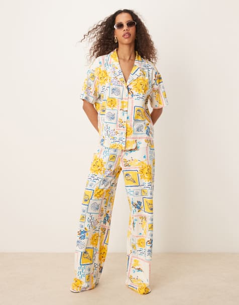 ASOS DESIGN – Vykortsmönstrade vida byxor i linnestil, del av set - view 1