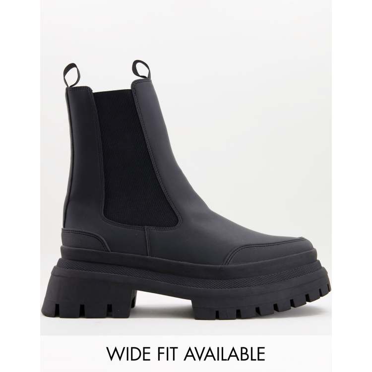 ASOS DESIGN Wadenhohe Chelsea Stiefel aus Lederimitat in Schwarz mit dicker Sohle