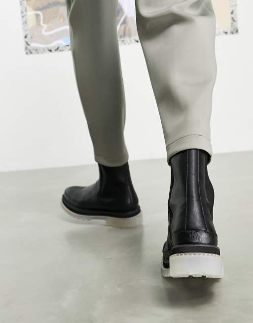 ASOS DESIGN – Wadenhohe Chelsea-Stiefel aus schwarzem Kunstleder mit dicker, transparenter Profilsohle, 2 von 4