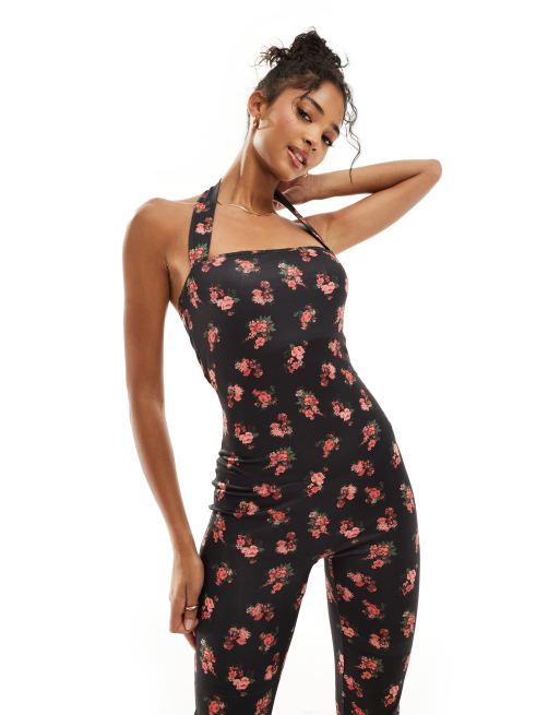 ASOS DESIGN – Wadenlanger Neckholder-Jumpsuit in Schwarz mit eckigem Ausschnitt und Blümchenmuster, 3 von 4