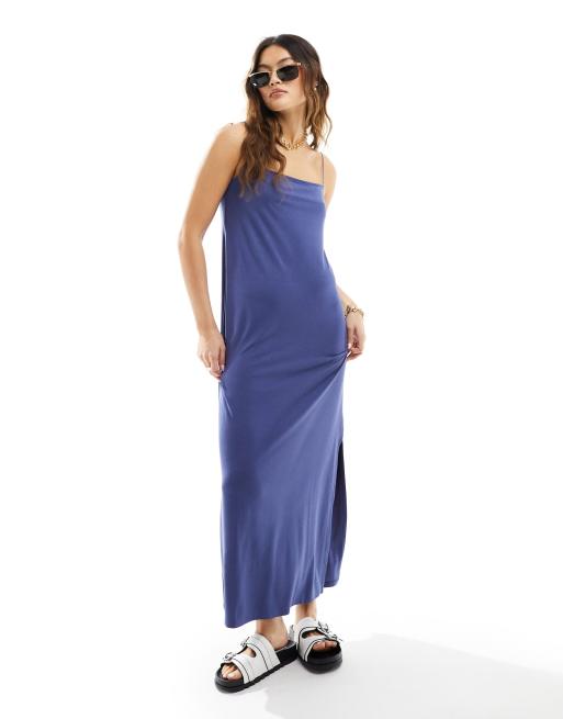 ASOS DESIGN – Wadenlanges Camisole-Kleid in Indigoblau mit eckigem Ausschnitt und Spaghettiträgern