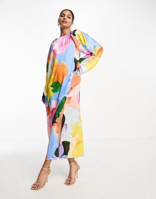 ASOS DESIGN - Wadenlanges Kleid aus gewaschenem Satin mit voluminösen Ärmeln und abstraktem Muster-Bunt