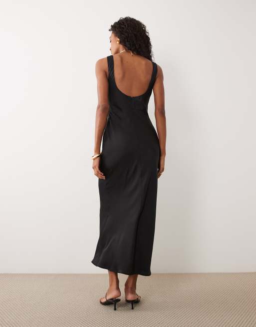 ASOS DESIGN – Wadenlanges Satinkleid in Schwarz mit asymmetrischem Schnitt, 4 von 4