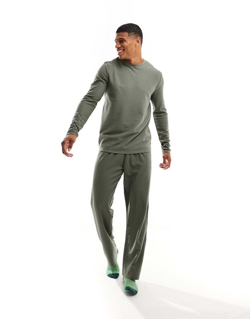 waffle pajama set with long sleeve t-shirt and bottoms in khaki-Gray