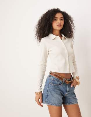 ASOS DESIGN waffle shrunken shirt in cream-White